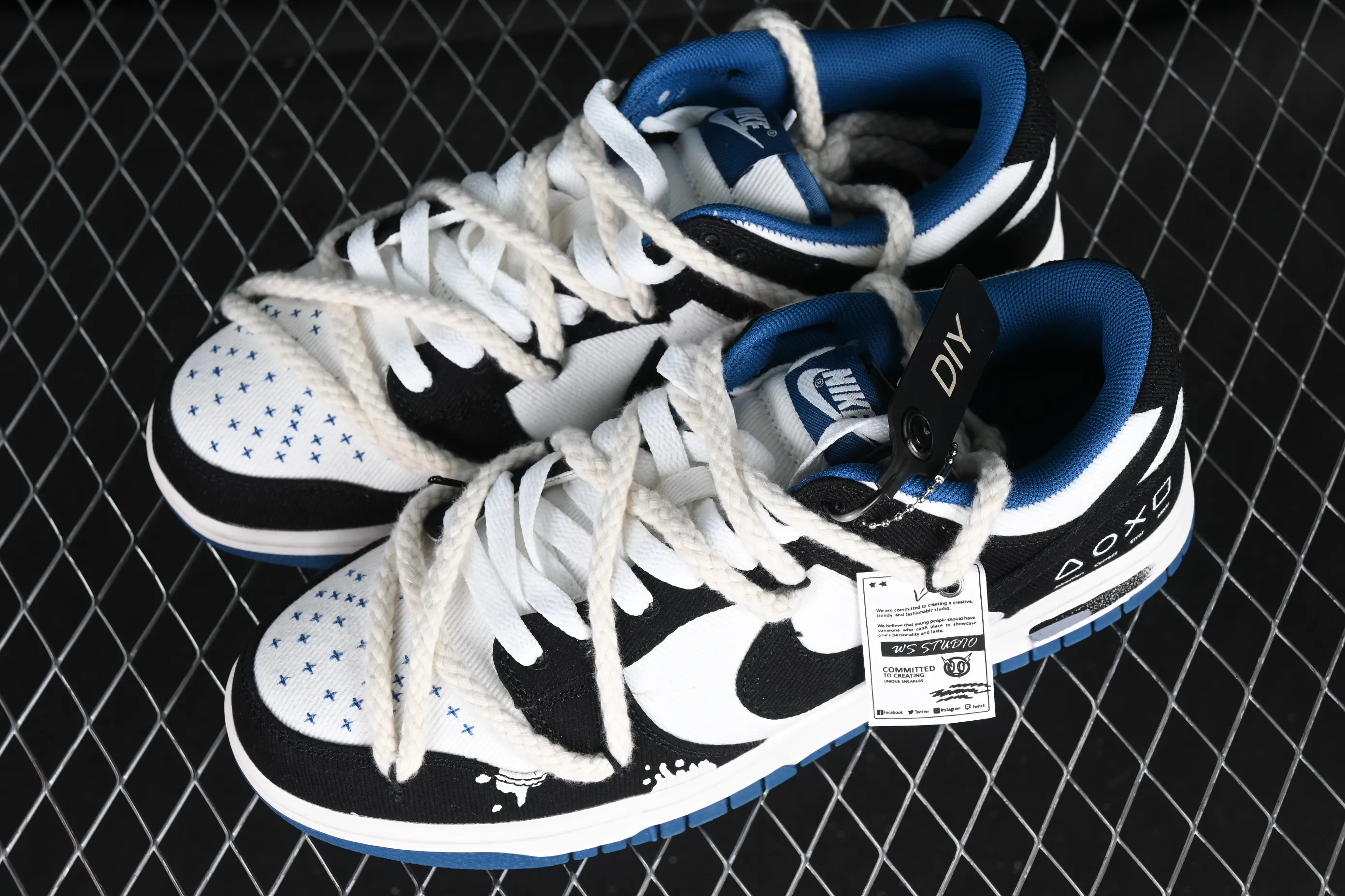 All categories Nk SB Dunk Series Nk SB Dunk Low Low-top sneakers J version Nk Dunk Low Retro "Industrial Blue" Washed denim Graffiti SB strappy low-top casual sneakers DV0834-101